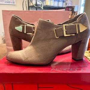 Aerosoles effortless 11m bootie in taupe